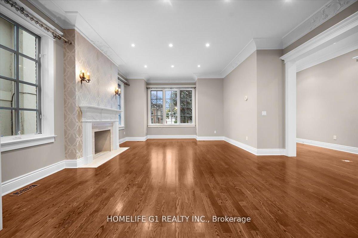 Photo 8 of 210 St Leonards Avenue, North York, Bridle Path-Sunnybrook-York Mills — HOMEH