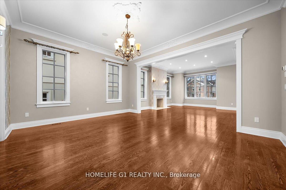 Photo 9 of 210 St Leonards Avenue, North York, Bridle Path-Sunnybrook-York Mills — HOMEH