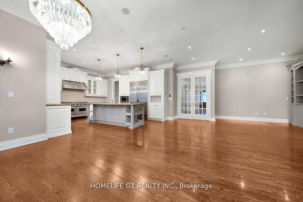 Photo 12 of 210 St Leonards Avenue, North York, Bridle Path-Sunnybrook-York Mills — HOMEH