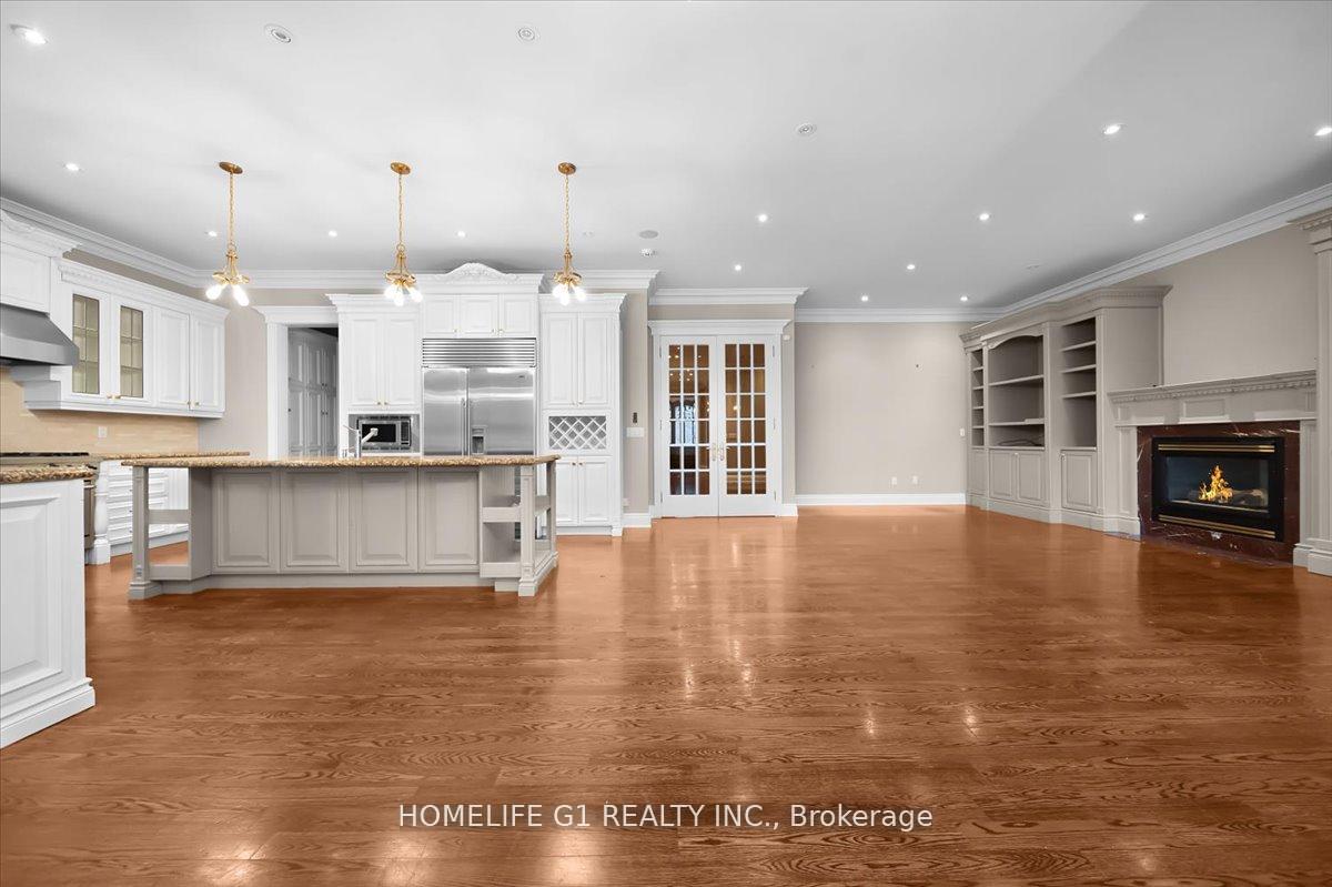 Photo 13 of 210 St Leonards Avenue, North York, Bridle Path-Sunnybrook-York Mills — HOMEH