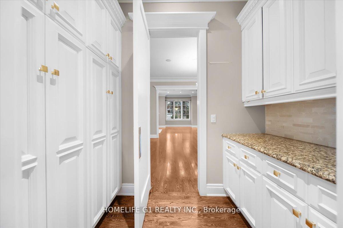 Photo 18 of 210 St Leonards Avenue, North York, Bridle Path-Sunnybrook-York Mills — HOMEH