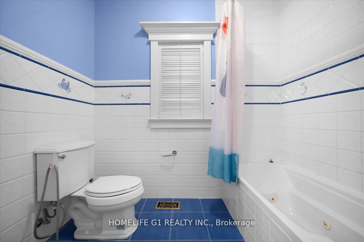 Photo 30 of 210 St Leonards Avenue, North York, Bridle Path-Sunnybrook-York Mills — HOMEH