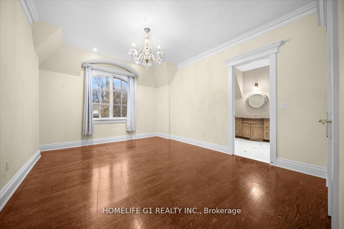 Photo 33 of 210 St Leonards Avenue, North York, Bridle Path-Sunnybrook-York Mills — HOMEH