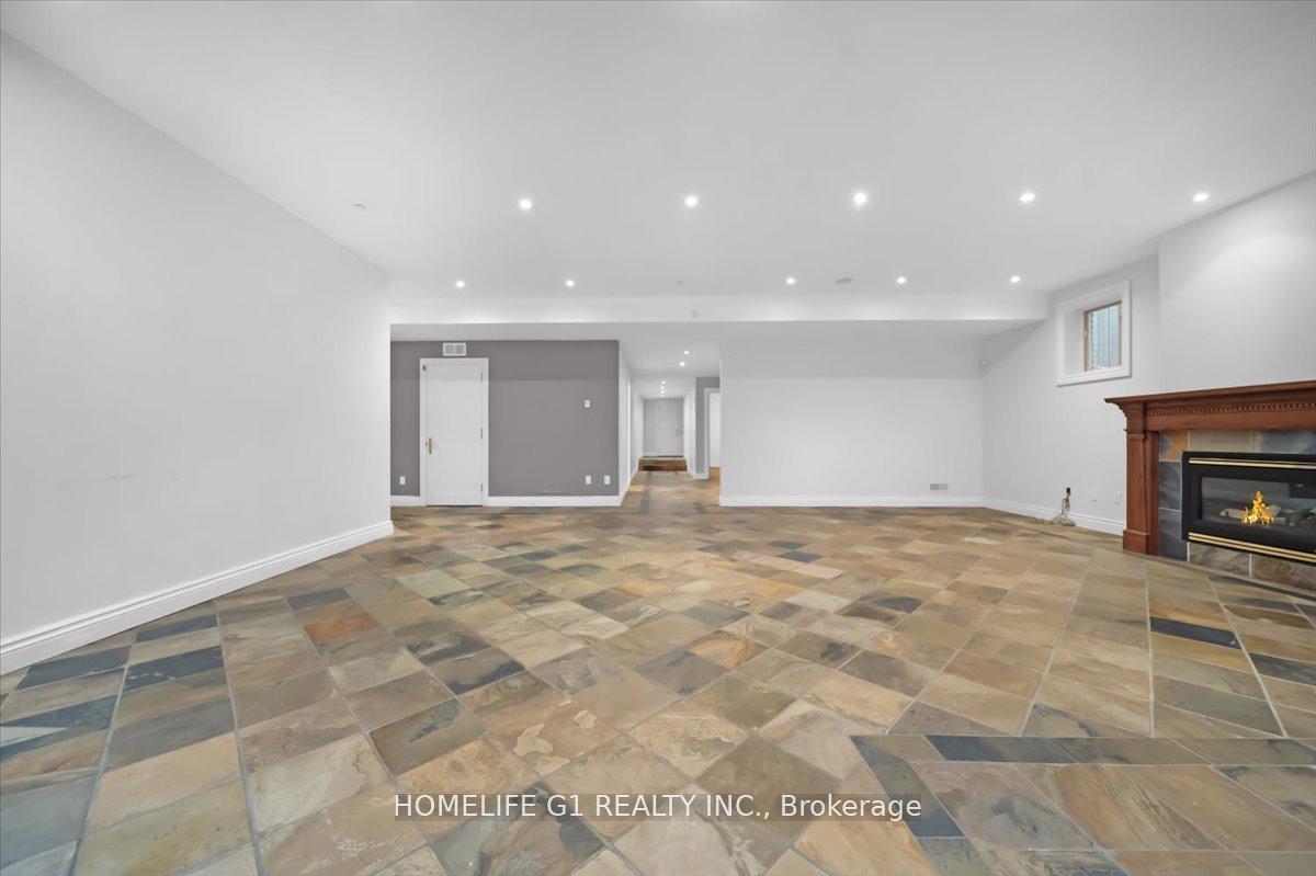 Photo 42 of 210 St Leonards Avenue, North York, Bridle Path-Sunnybrook-York Mills — HOMEH