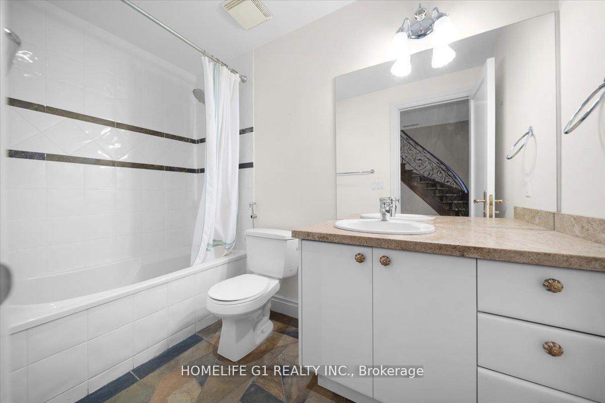 Photo 45 of 210 St Leonards Avenue, North York, Bridle Path-Sunnybrook-York Mills — HOMEH