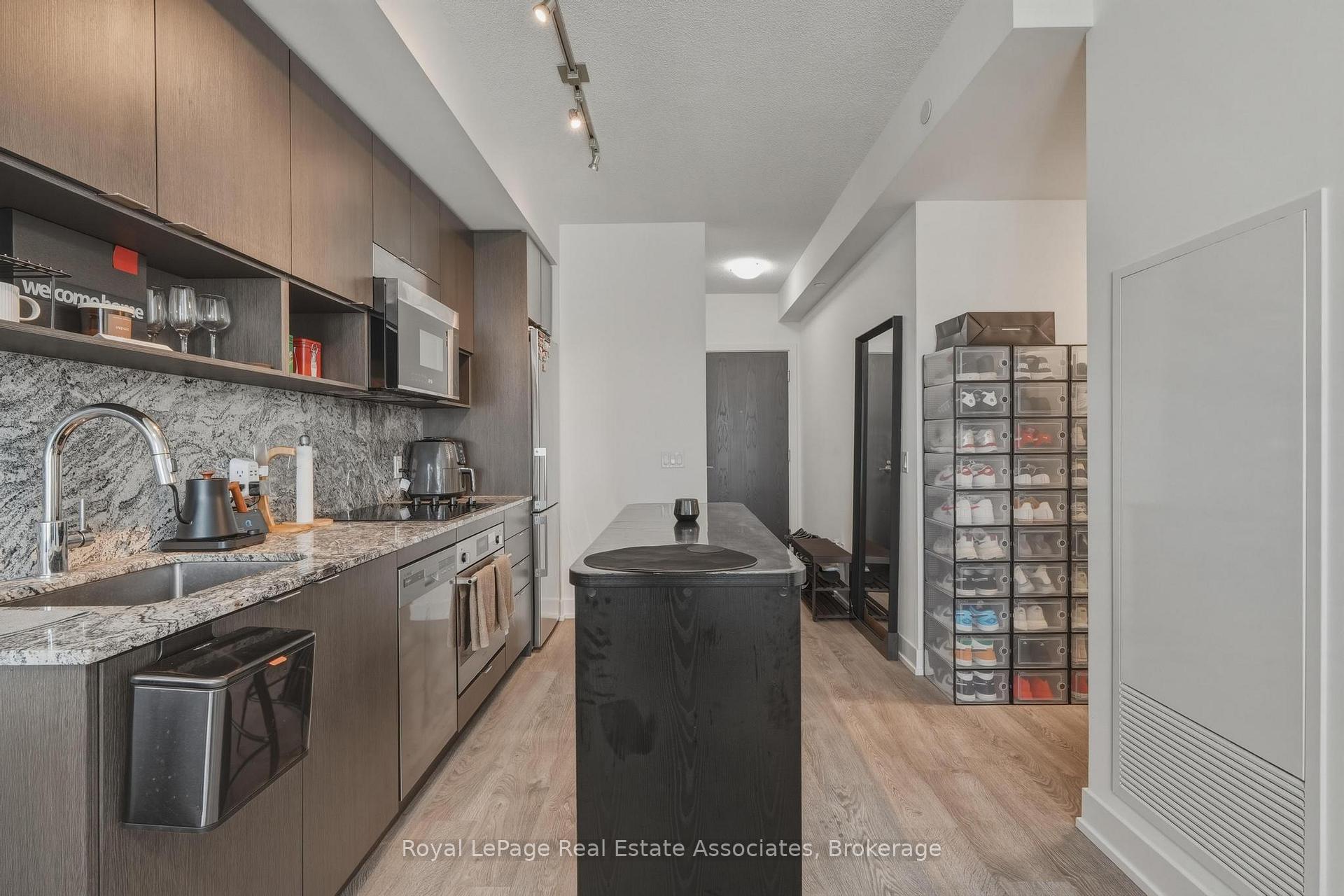 Photo 2 of Unit 3020, 9 Mabelle Avenue, Etobicoke, Islington-City Centre West — HOMEH