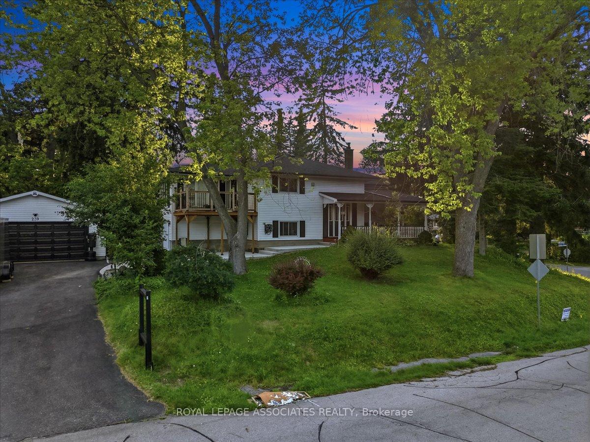 Front of 239 Island Road