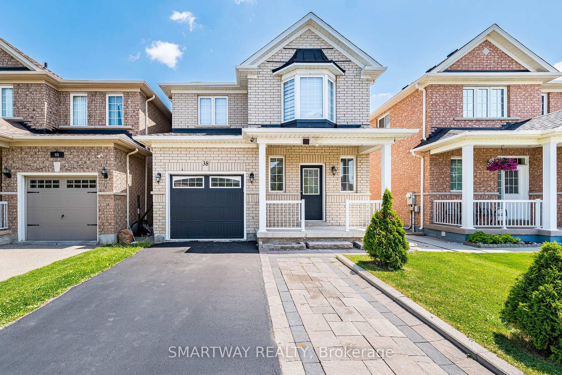 Photo 1 of 38 Lockburn Crescent, Brampton, Fletcher's Meadow — HOMEH
