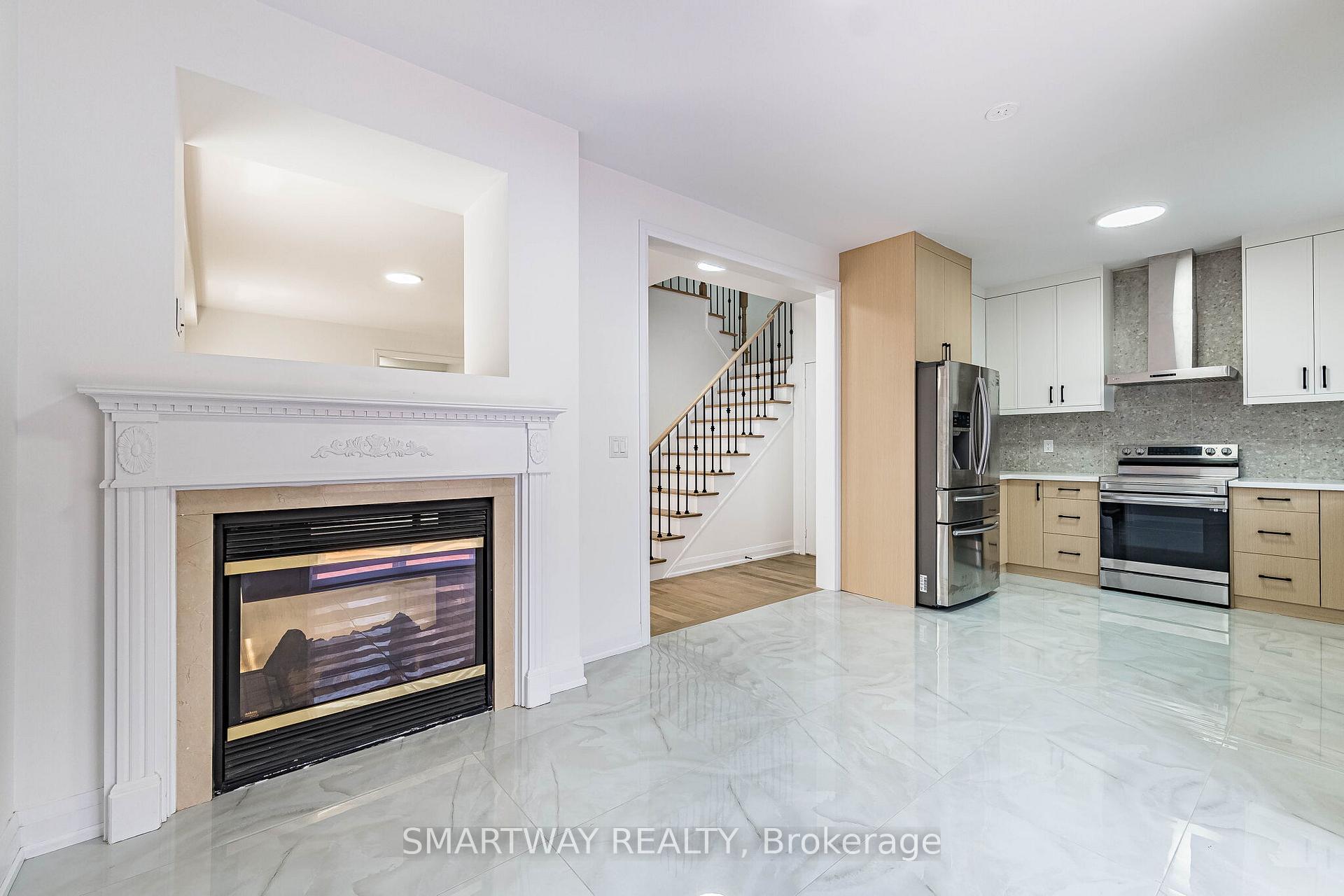 Photo 14 of 38 Lockburn Crescent, Brampton, Fletcher's Meadow — HOMEH