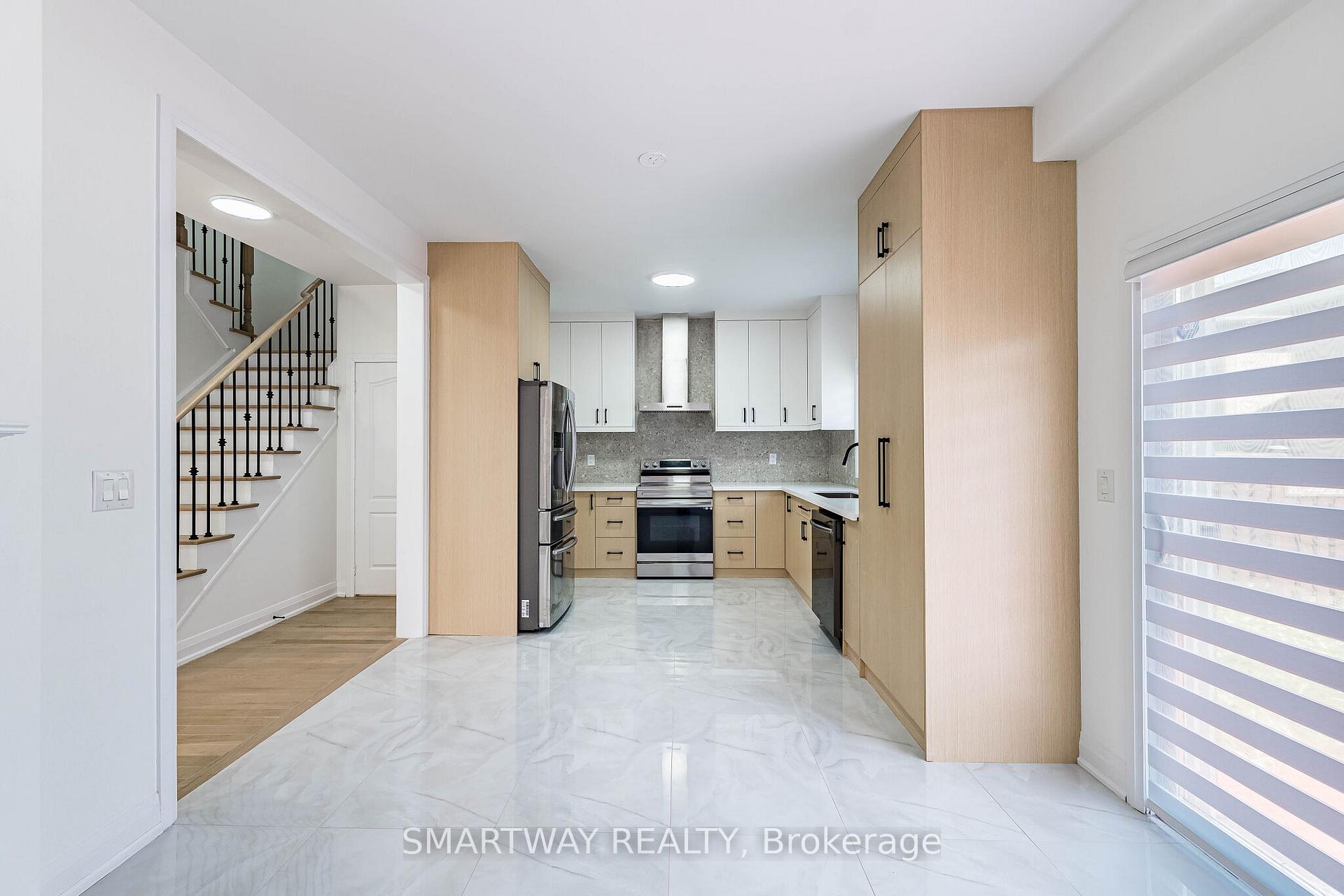 Photo 15 of 38 Lockburn Crescent, Brampton, Fletcher's Meadow — HOMEH