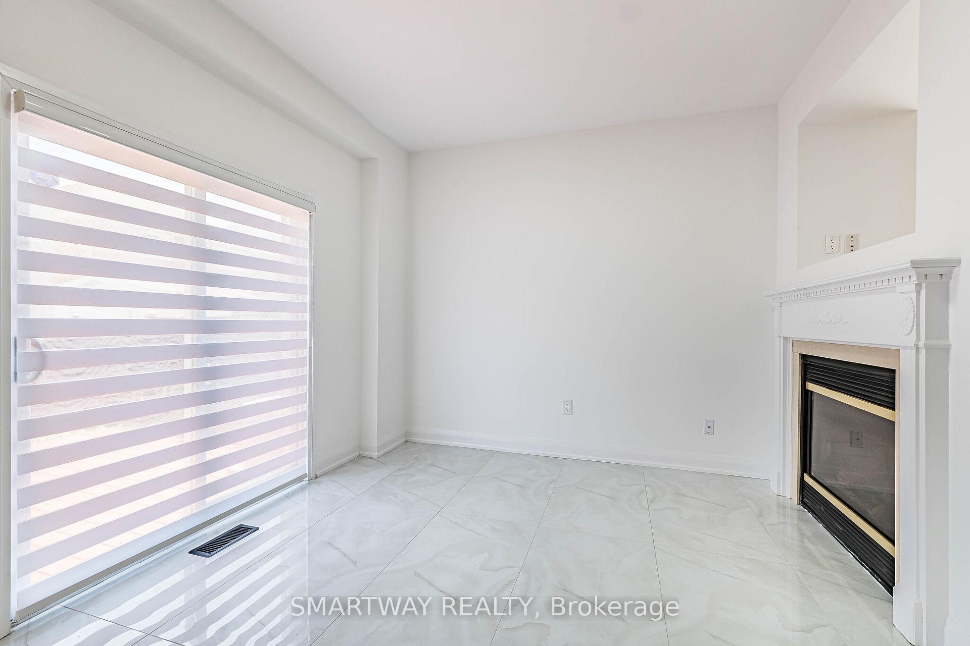 Photo 18 of 38 Lockburn Crescent, Brampton, Fletcher's Meadow — HOMEH