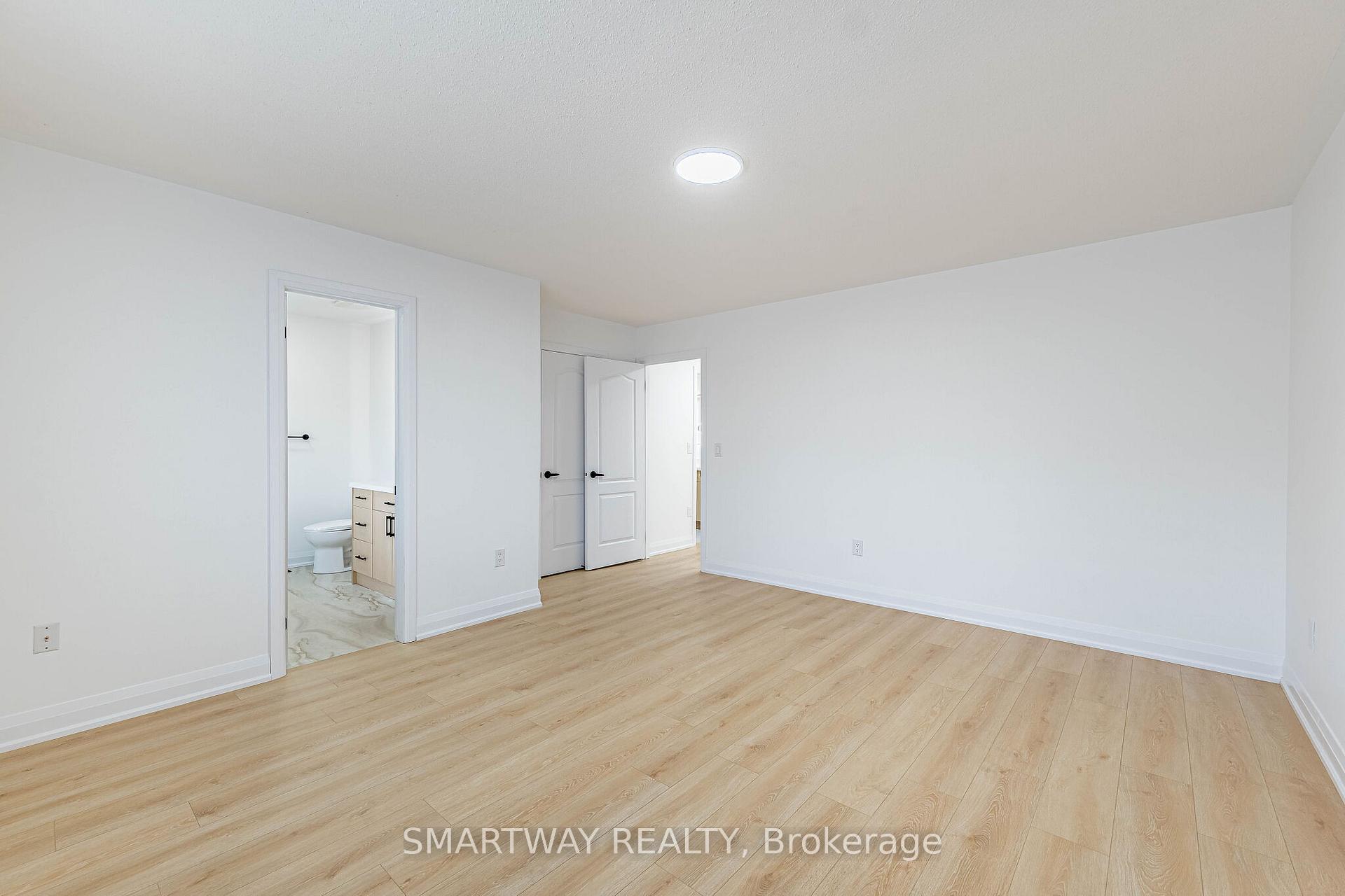 Photo 23 of 38 Lockburn Crescent, Brampton, Fletcher's Meadow — HOMEH