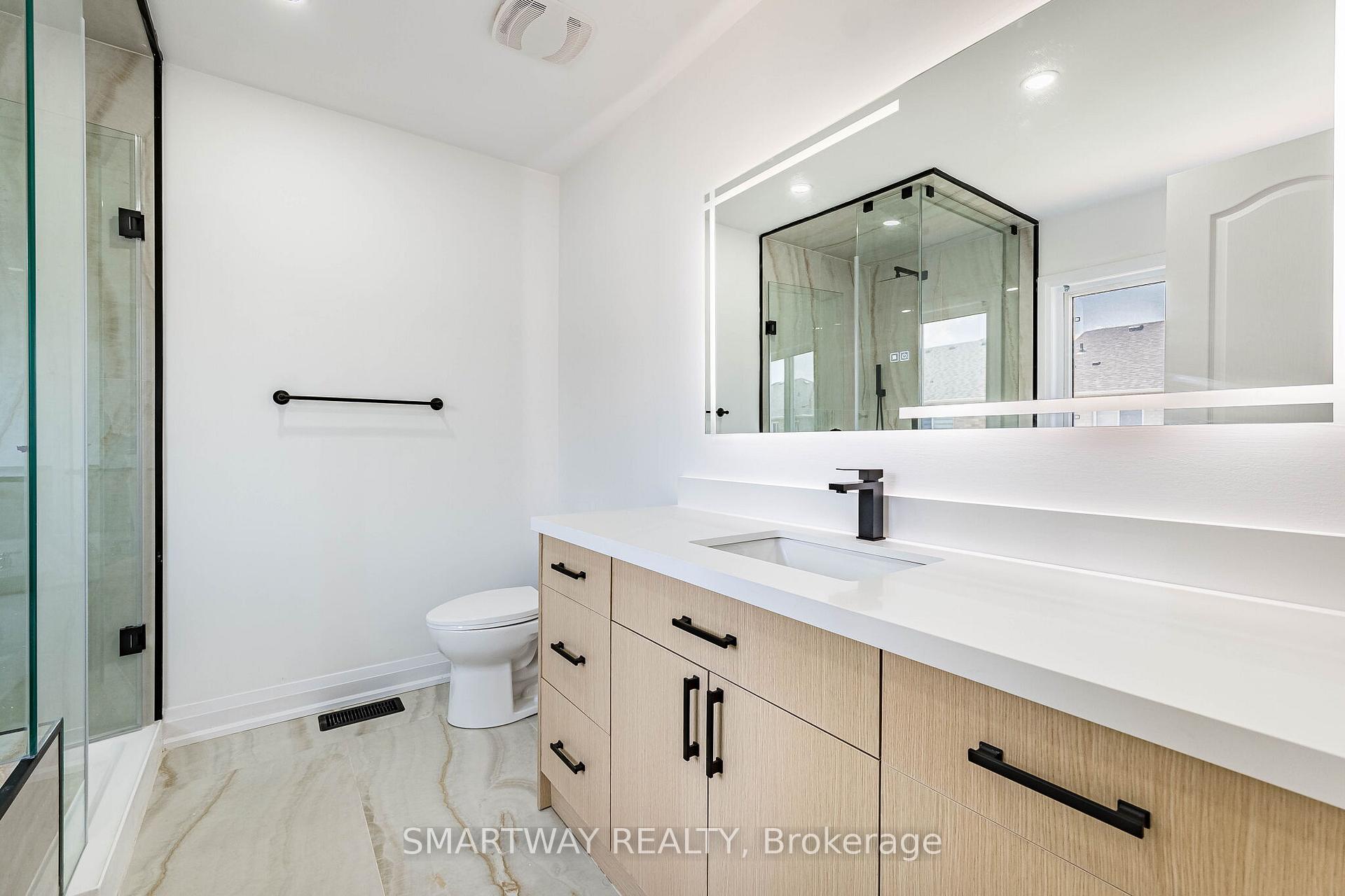 Photo 24 of 38 Lockburn Crescent, Brampton, Fletcher's Meadow — HOMEH