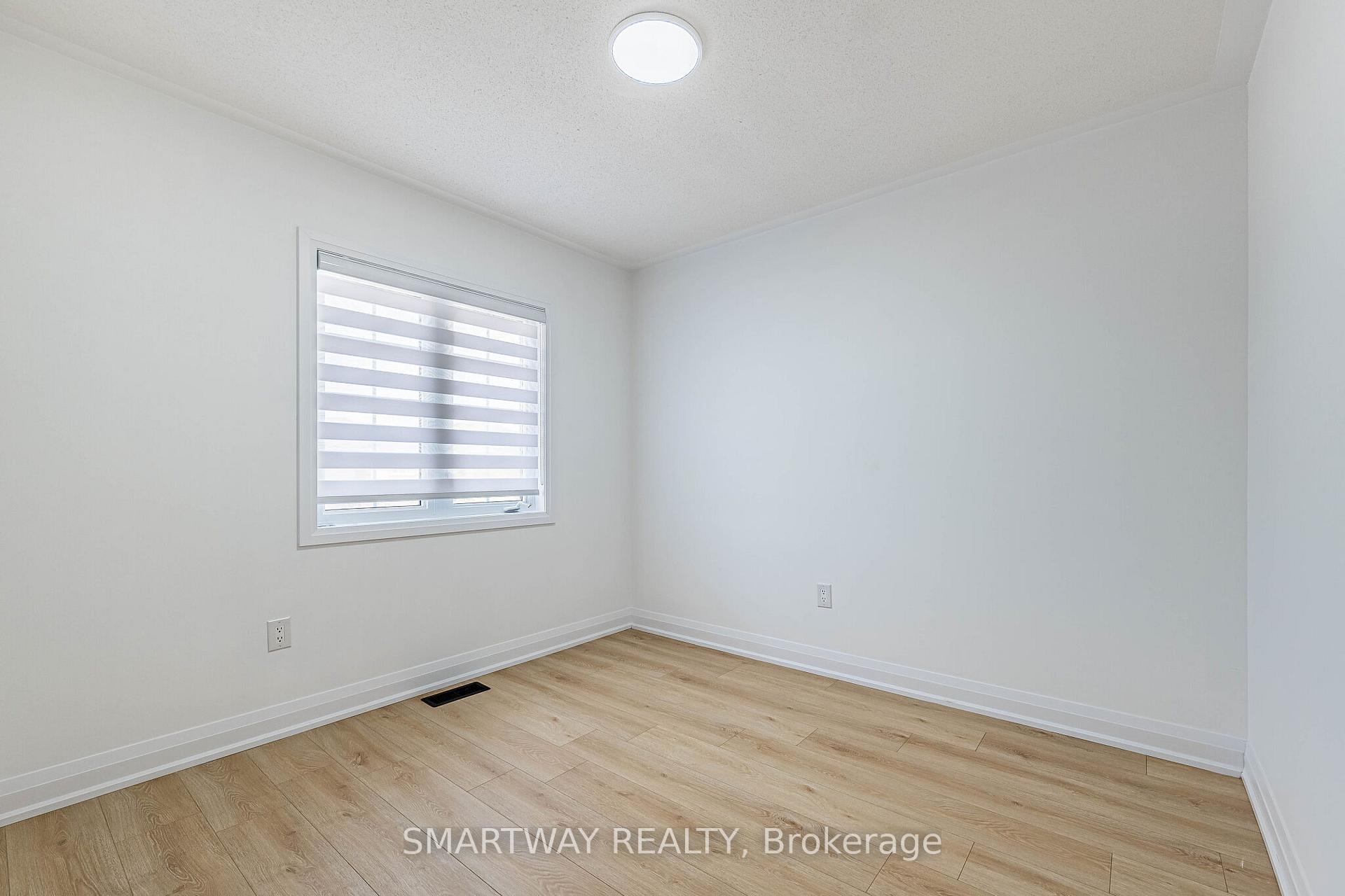 Photo 29 of 38 Lockburn Crescent, Brampton, Fletcher's Meadow — HOMEH