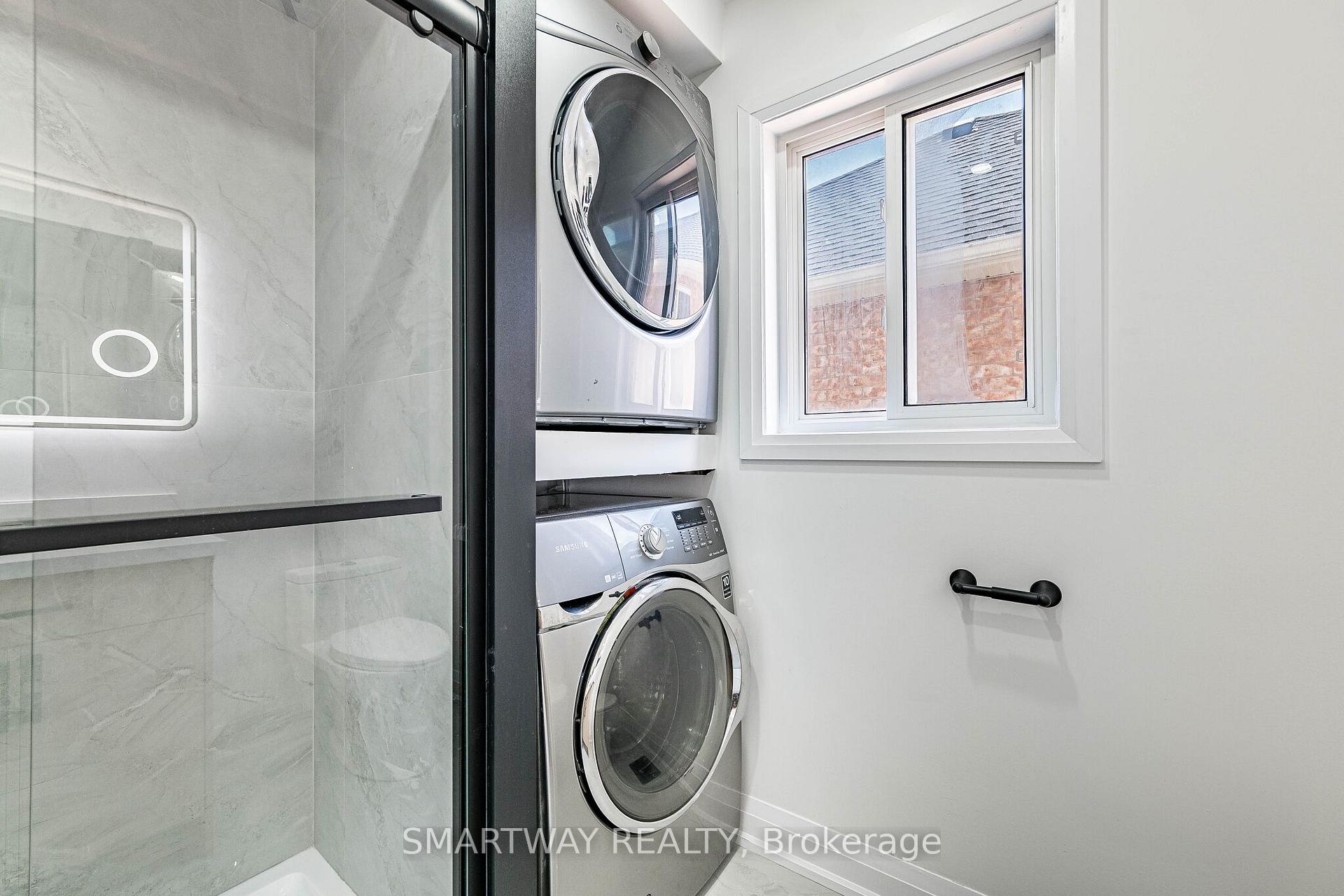 Photo 35 of 38 Lockburn Crescent, Brampton, Fletcher's Meadow — HOMEH