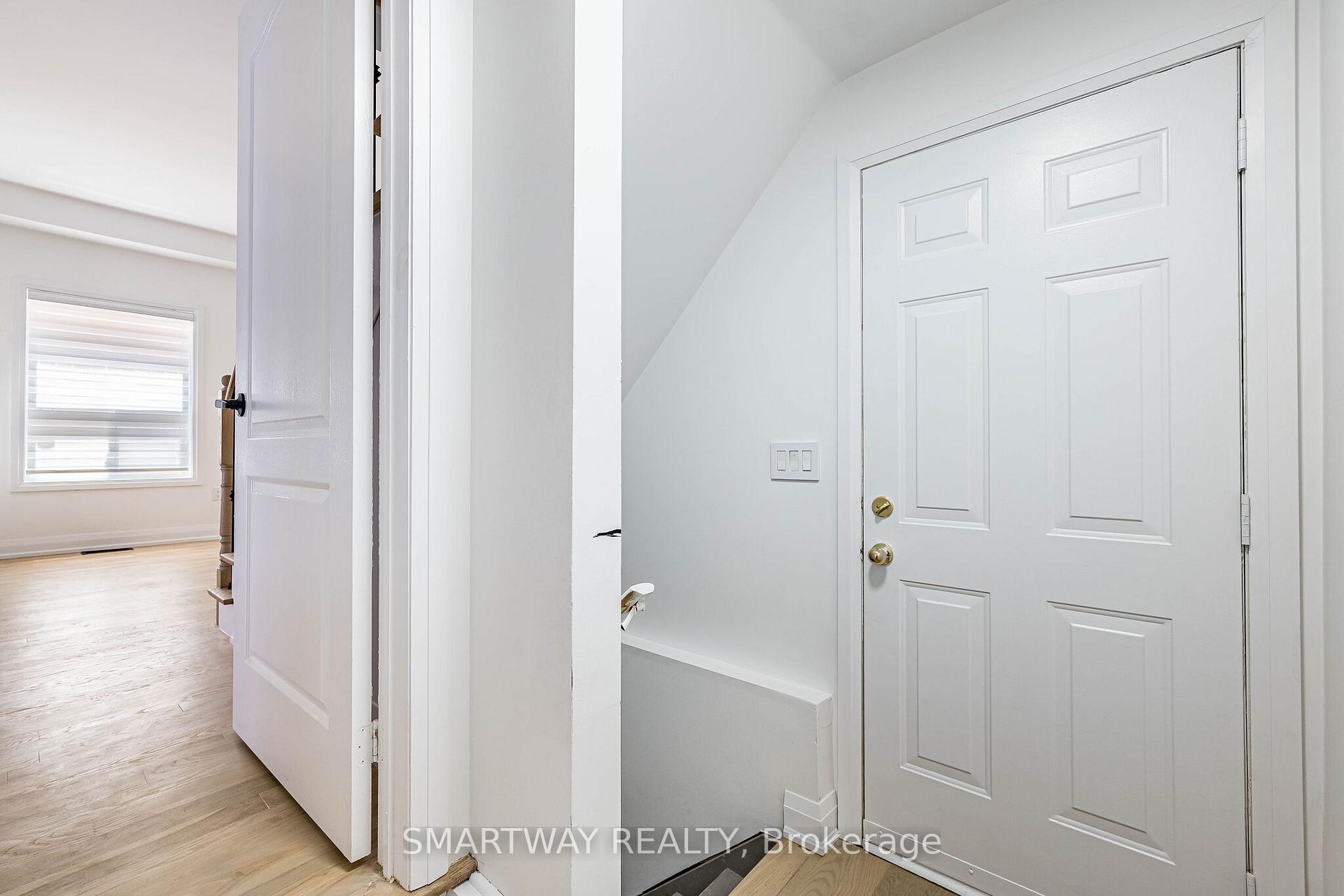 Photo 36 of 38 Lockburn Crescent, Brampton, Fletcher's Meadow — HOMEH