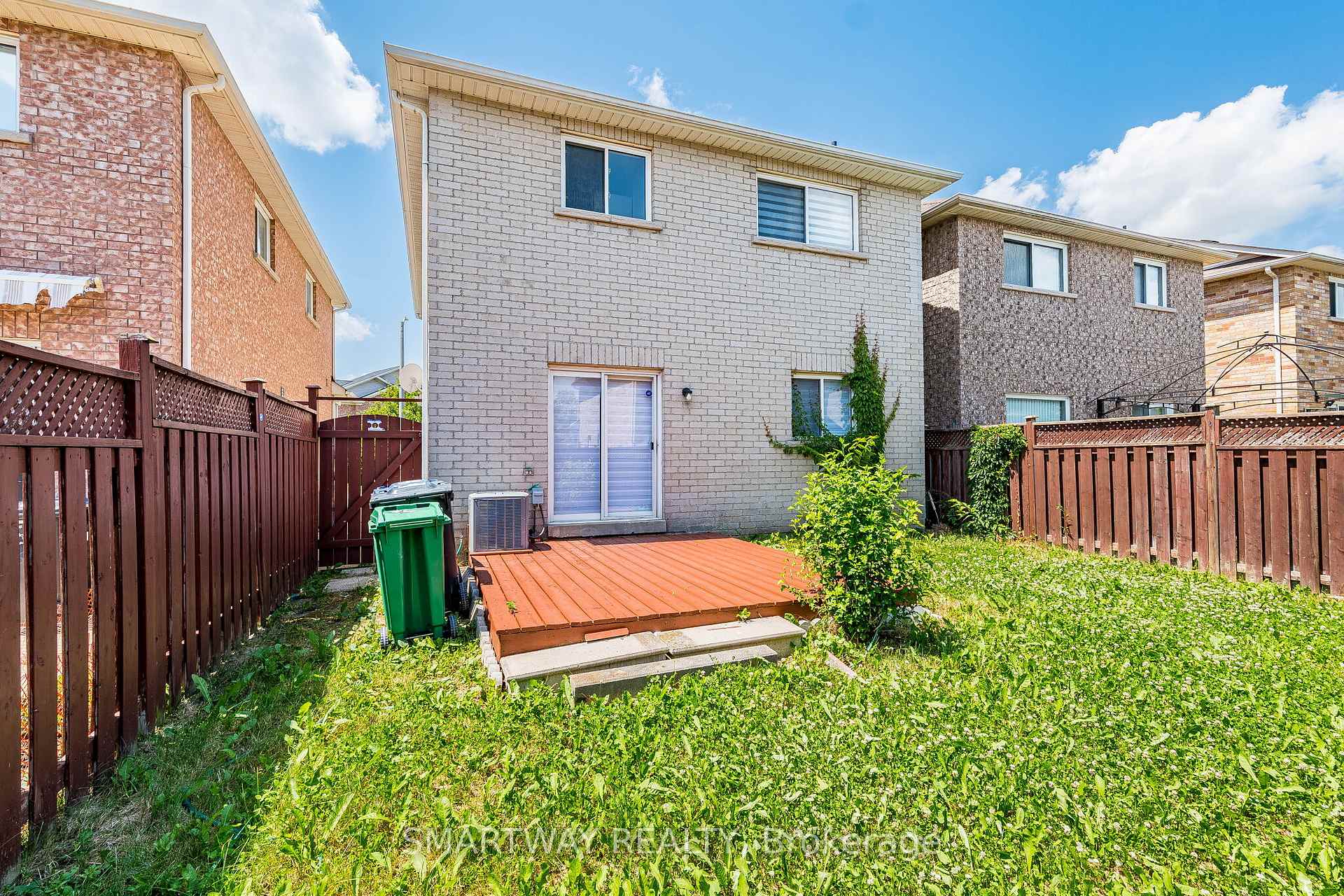 Photo 40 of 38 Lockburn Crescent, Brampton, Fletcher's Meadow — HOMEH