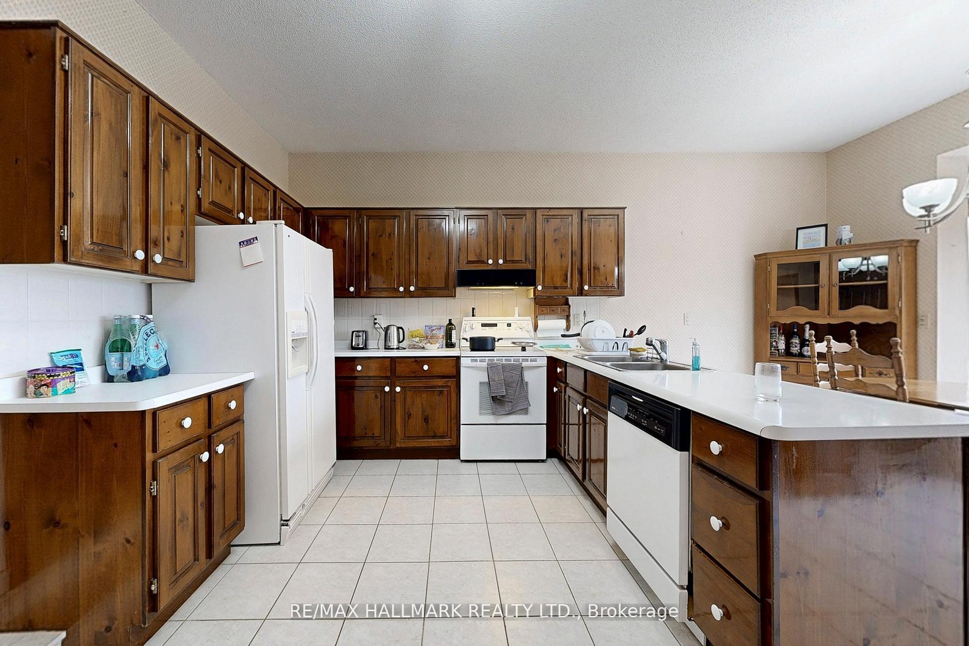Photo 7 of 101 Leyburn Avenue, Richmond Hill, Westbrook — HOMEH