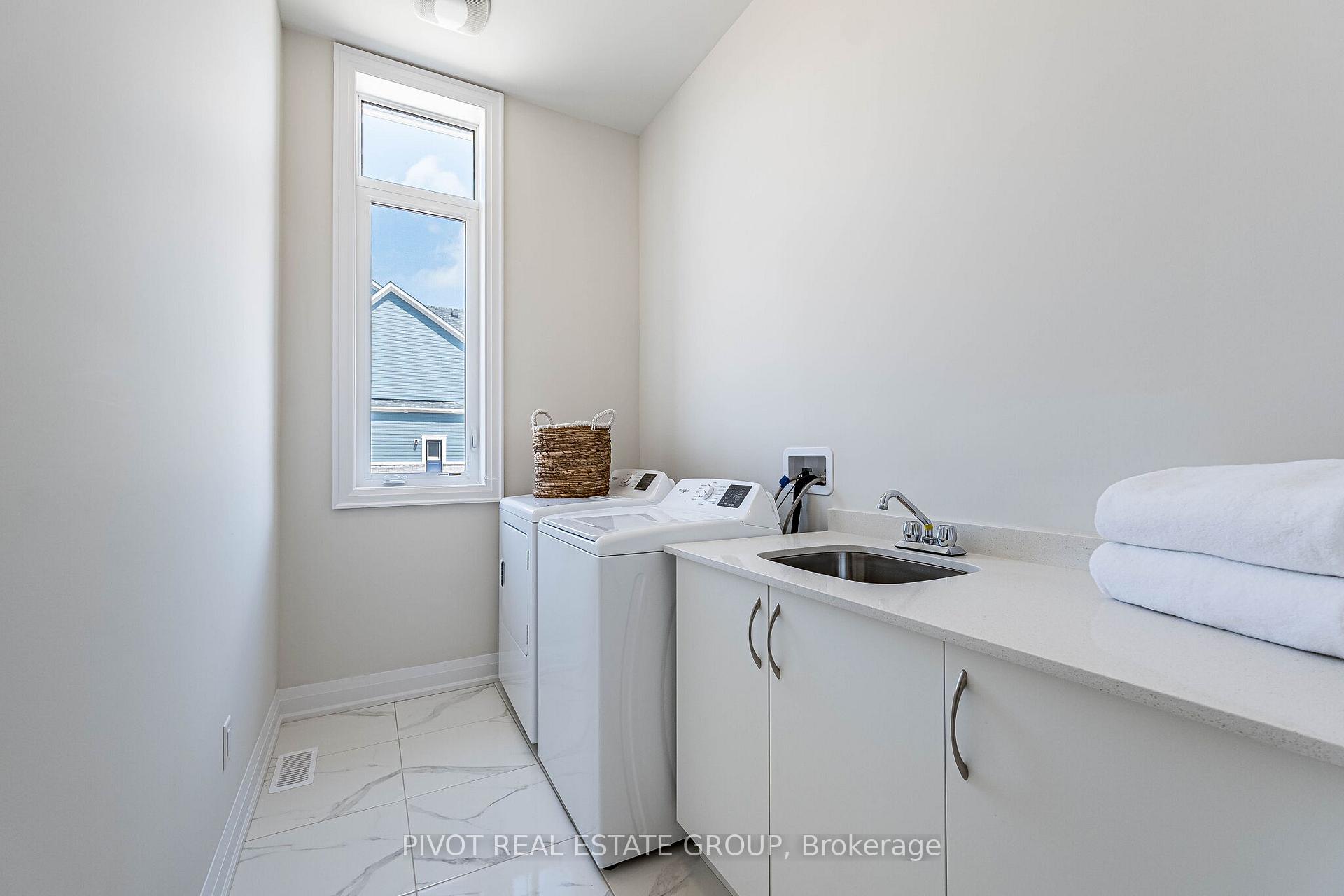 Photo 10 of 10 Herbert Avenue, Oro-Medonte, Rural Oro-Medonte — HOMEH
