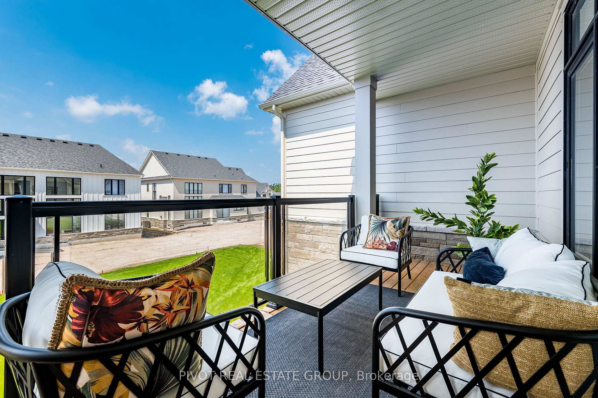 Photo 23 of 10 Herbert Avenue, Oro-Medonte, Rural Oro-Medonte — HOMEH