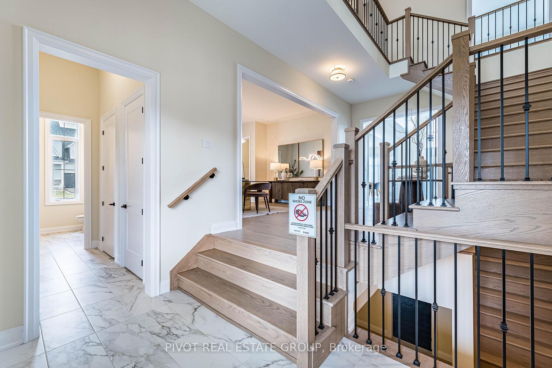 Photo 3 of 11 Pinetree Drive, Oro-Medonte — HOMEH