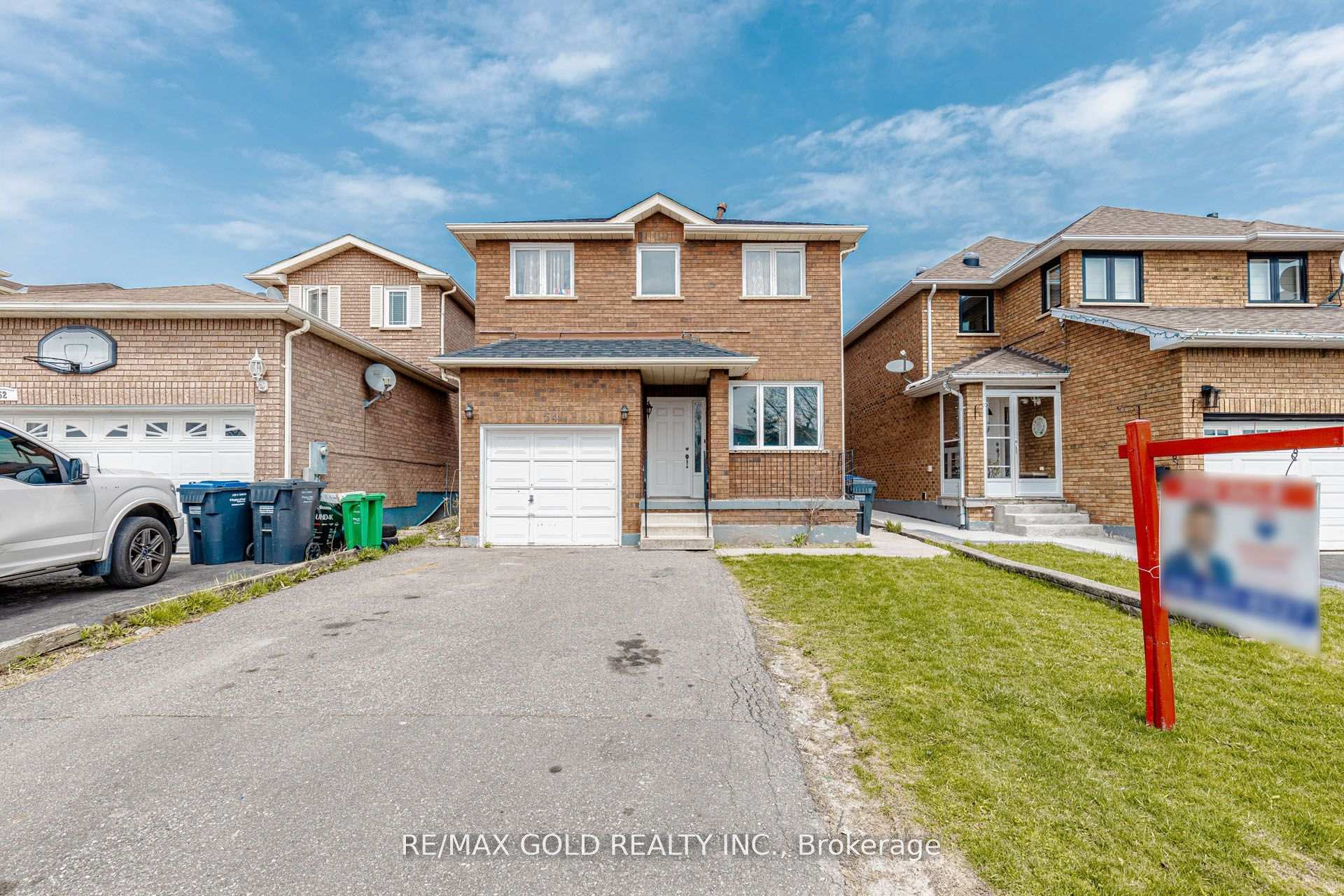 Photo 4 of 54 Creditstone Road, Brampton, Fletcher's Creek South — HOMEH