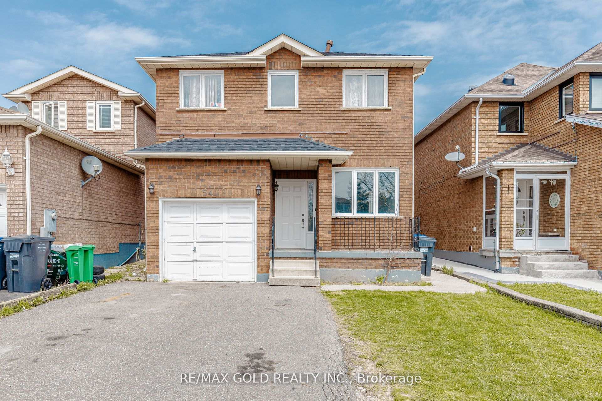 Photo 5 of 54 Creditstone Road, Brampton, Fletcher's Creek South — HOMEH