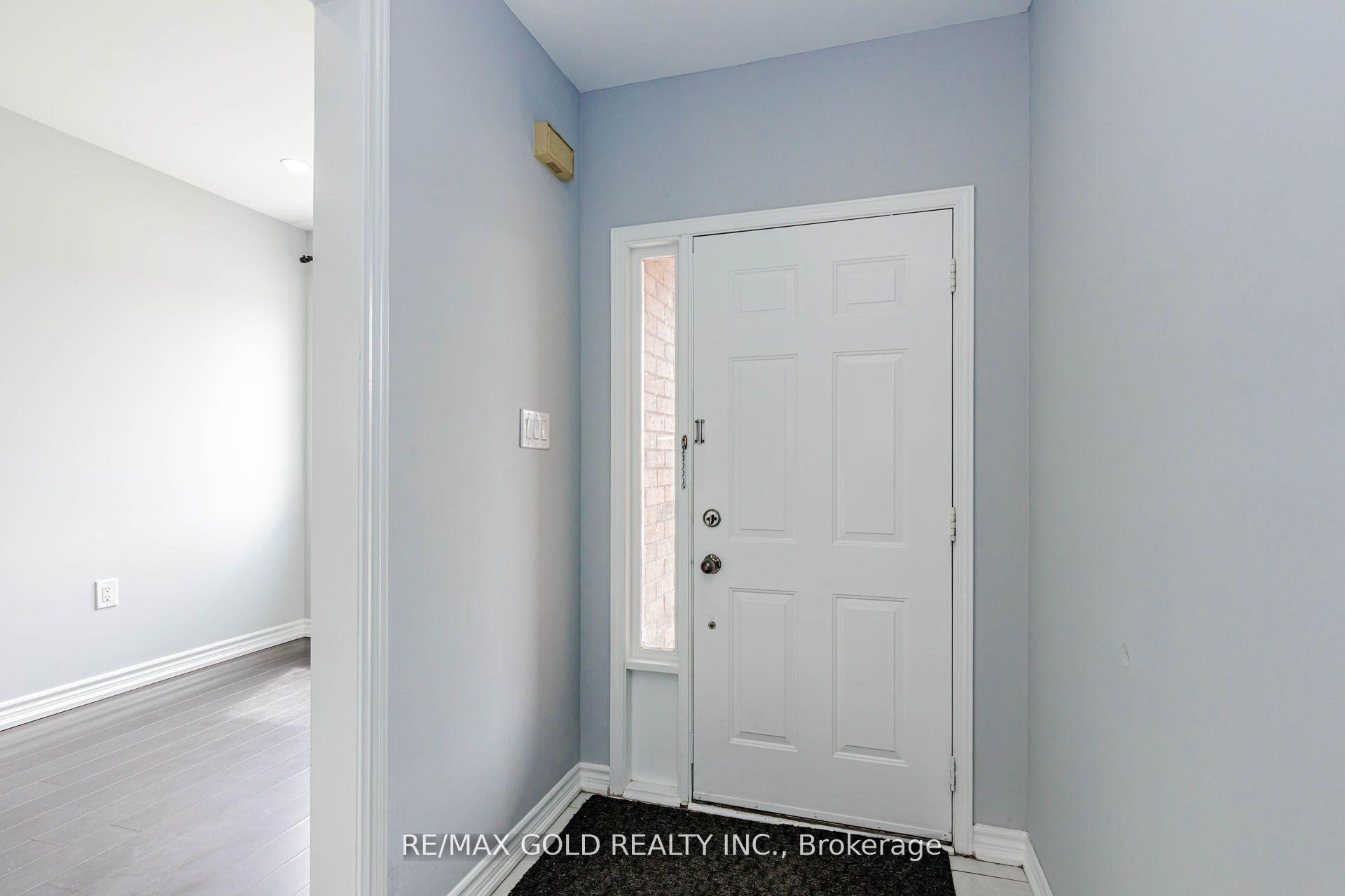 Photo 8 of 54 Creditstone Road, Brampton, Fletcher's Creek South — HOMEH