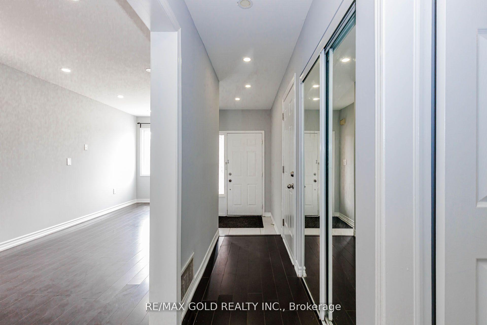 Photo 10 of 54 Creditstone Road, Brampton, Fletcher's Creek South — HOMEH
