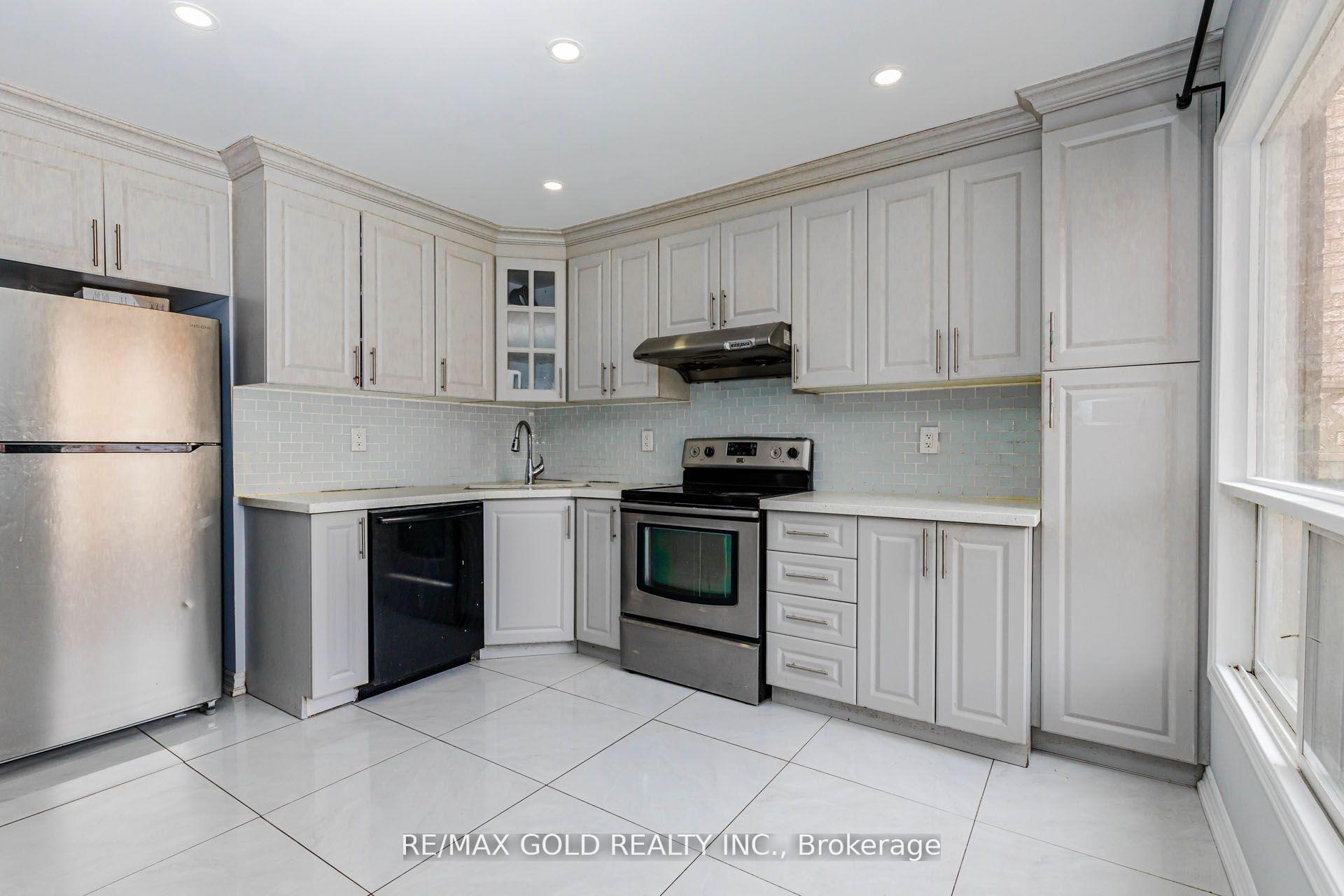 Photo 16 of 54 Creditstone Road, Brampton, Fletcher's Creek South — HOMEH