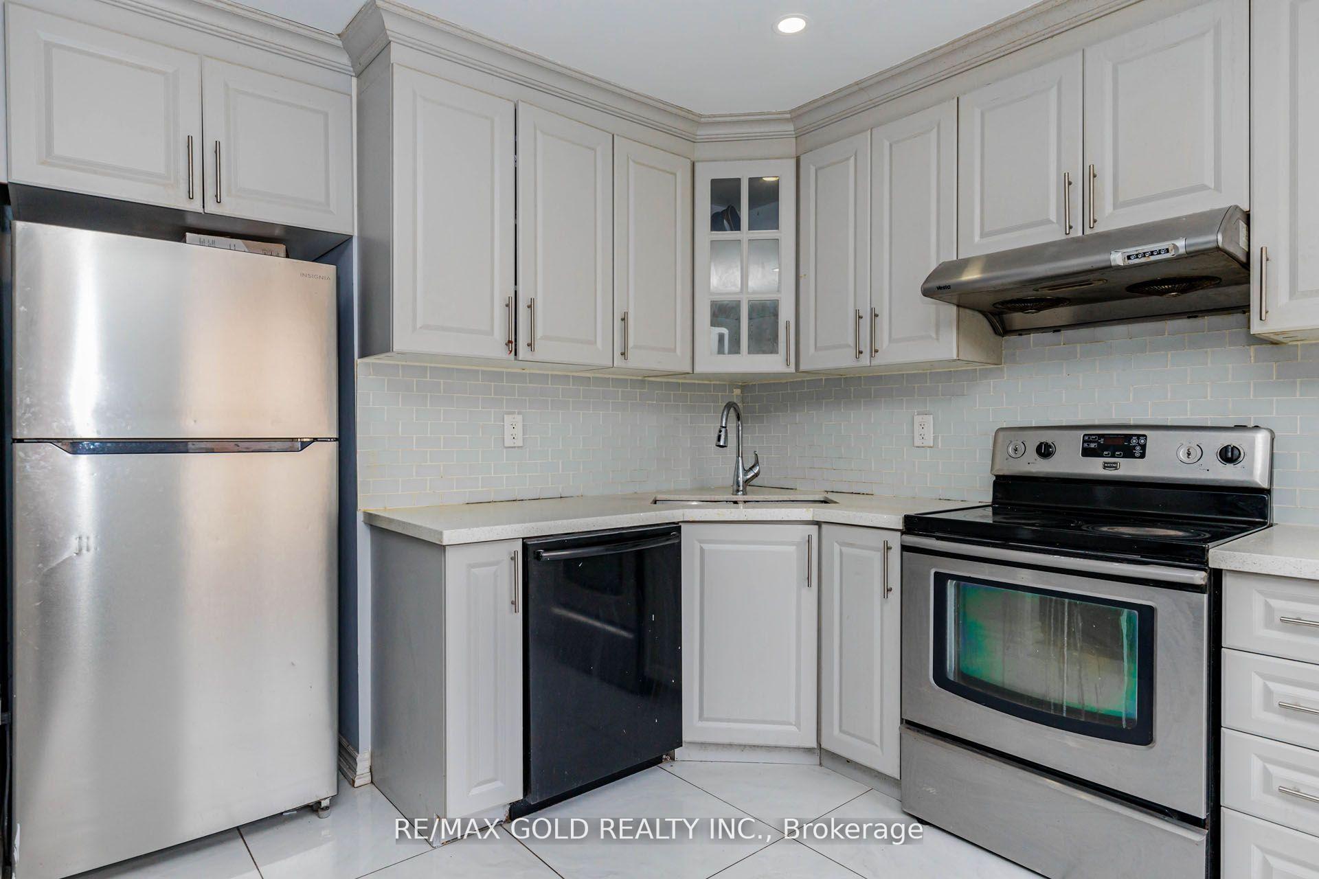 Photo 17 of 54 Creditstone Road, Brampton, Fletcher's Creek South — HOMEH