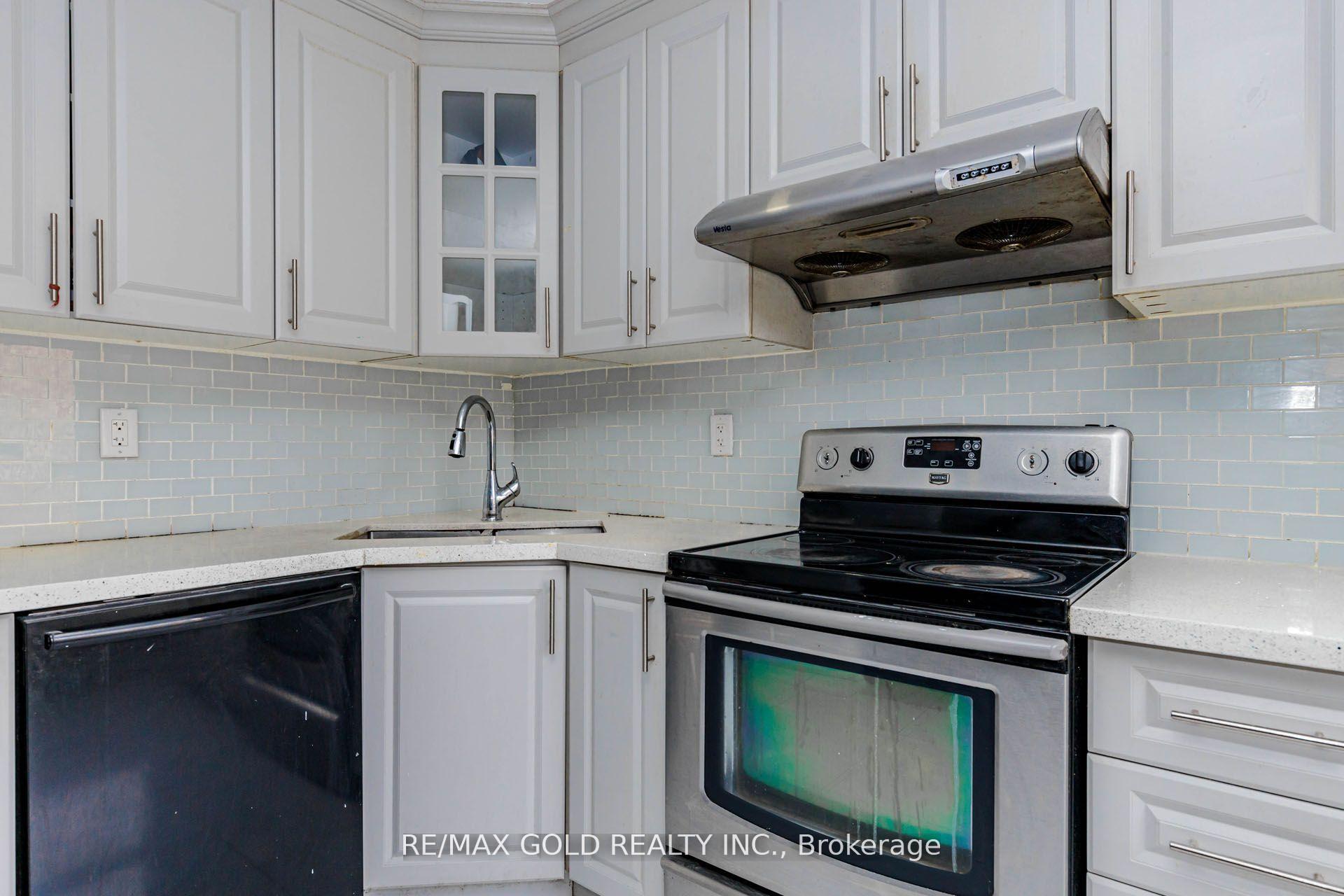 Photo 18 of 54 Creditstone Road, Brampton, Fletcher's Creek South — HOMEH
