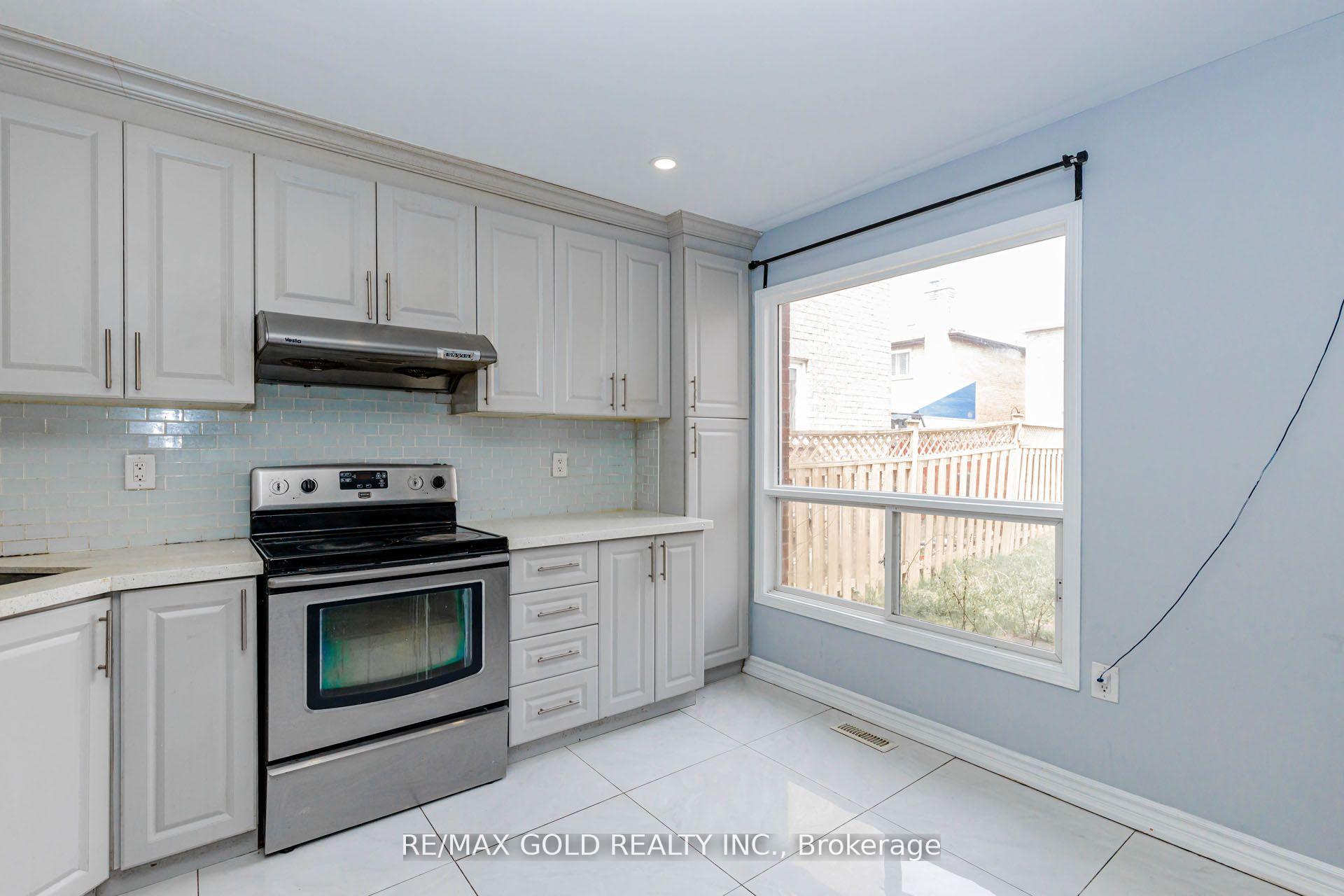 Photo 19 of 54 Creditstone Road, Brampton, Fletcher's Creek South — HOMEH