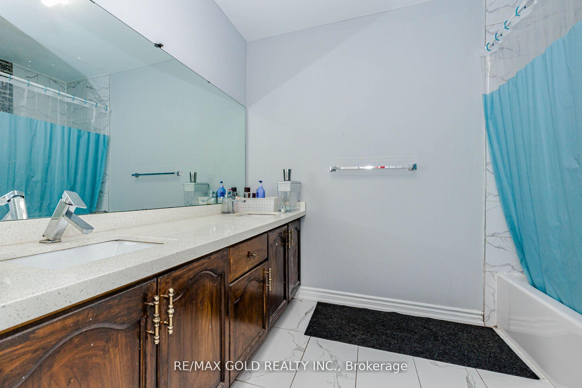 Photo 32 of 54 Creditstone Road, Brampton, Fletcher's Creek South — HOMEH