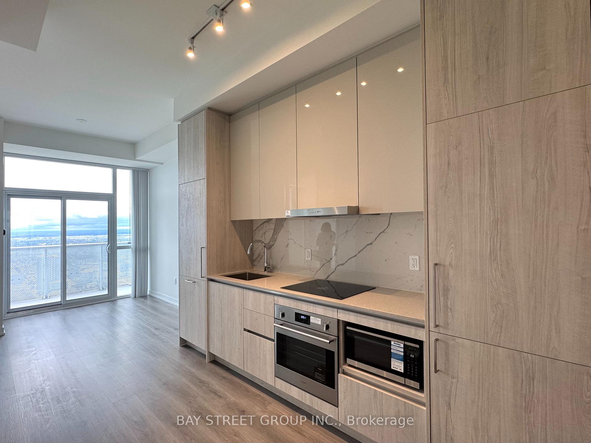 Photo 3 of Unit 6508, 225 Commerce Street, Vaughan, Vaughan Corporate Centre — HOMEH