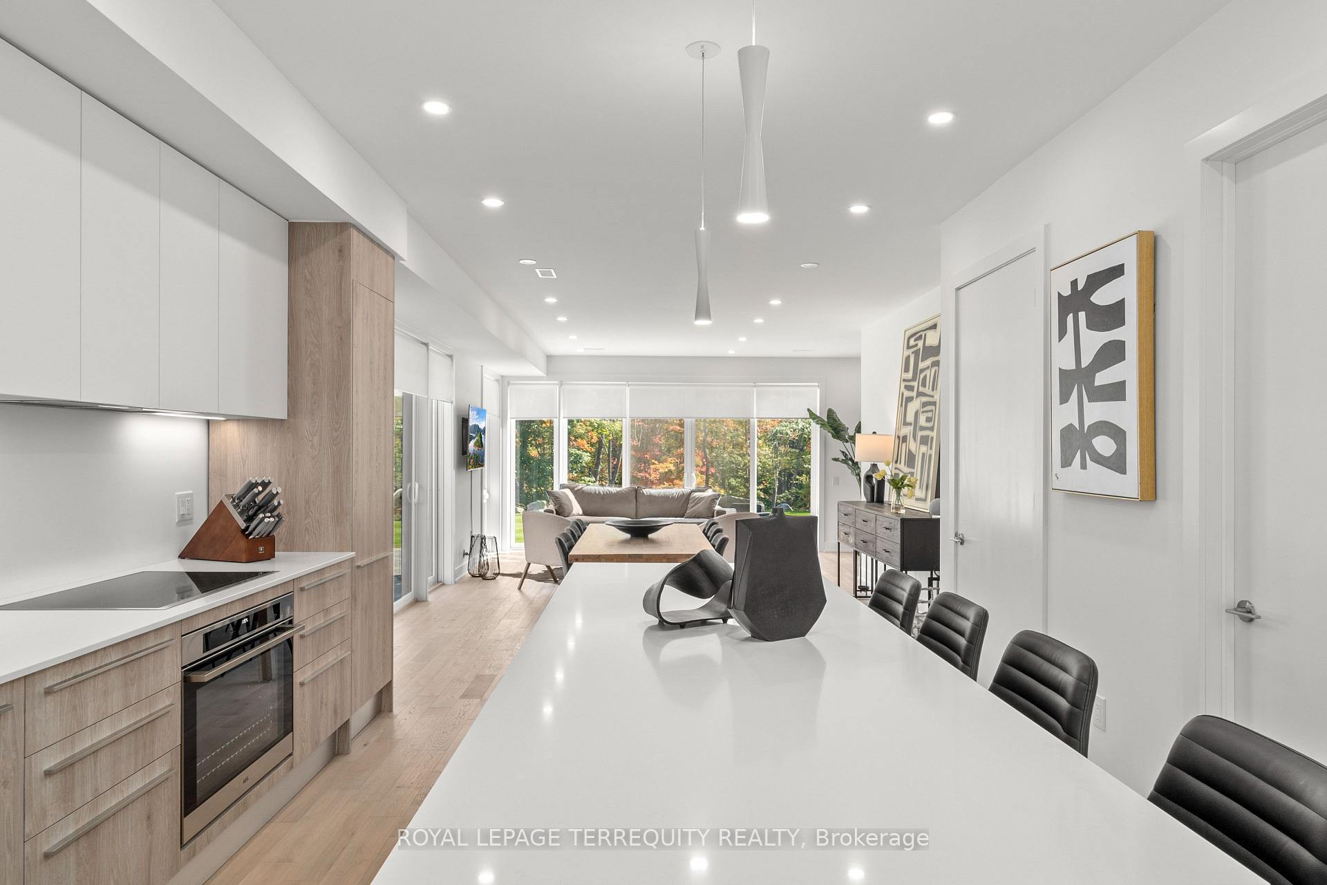 Photo 4 of 35 Rockmount Crescent, Gravenhurst, Muskoka (S) — HOMEH