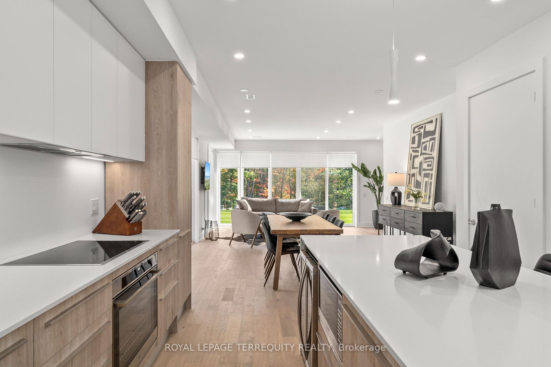 Photo 5 of 35 Rockmount Crescent, Gravenhurst, Muskoka (S) — HOMEH