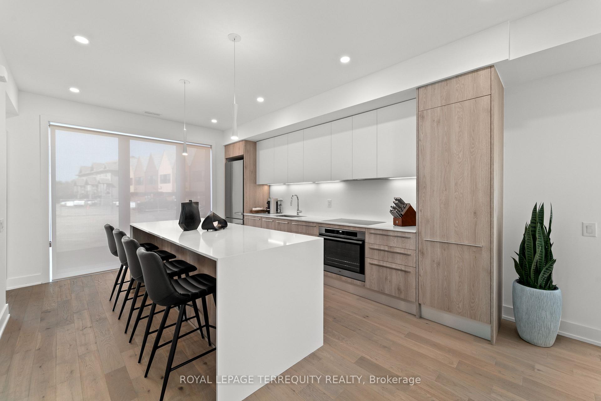 Photo 7 of 35 Rockmount Crescent, Gravenhurst, Muskoka (S) — HOMEH