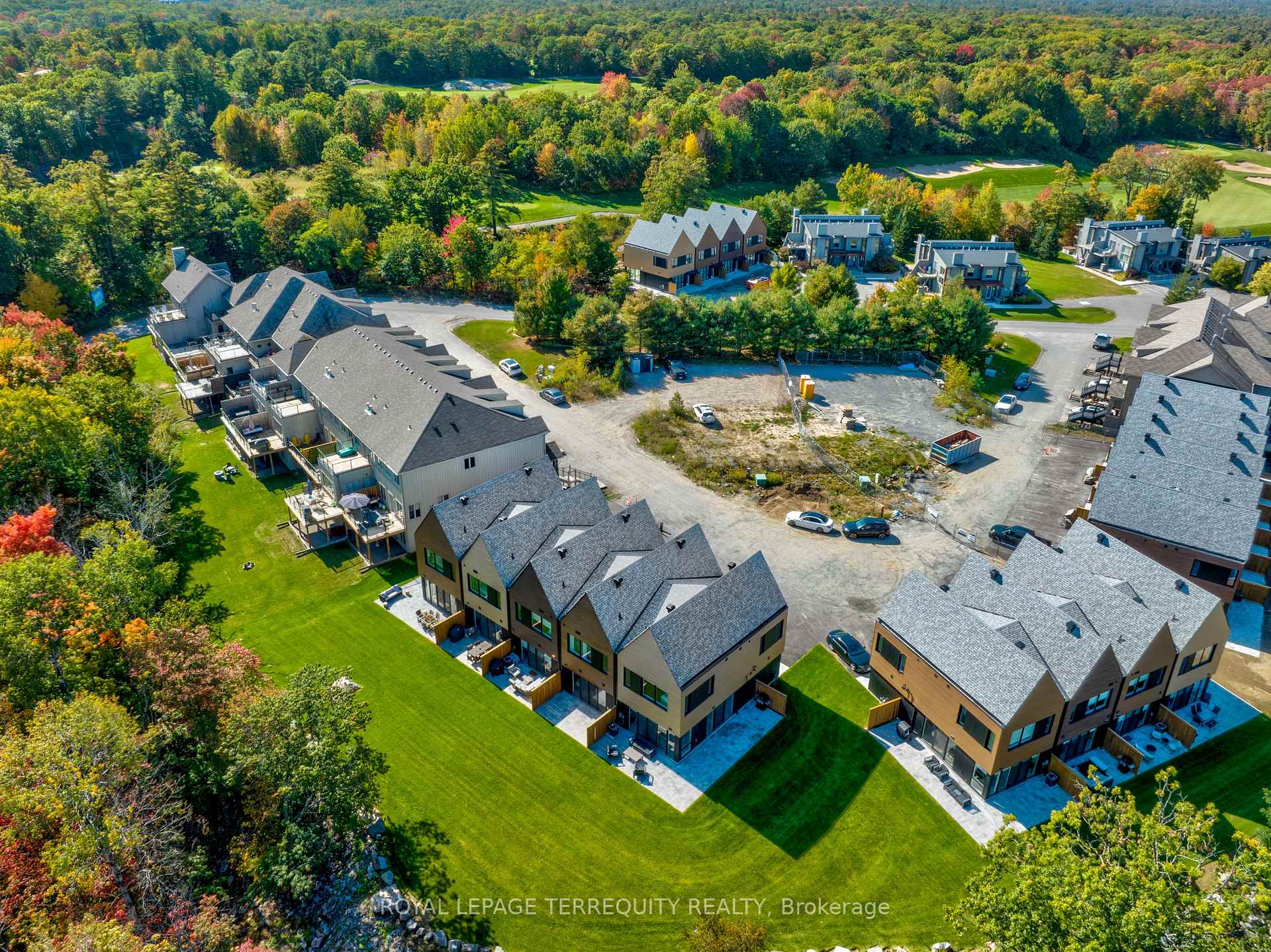 Photo 37 of 35 Rockmount Crescent, Gravenhurst, Muskoka (S) — HOMEH