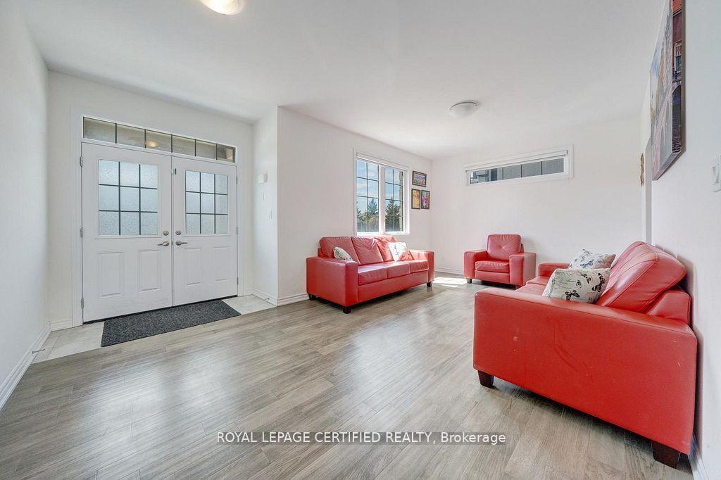 Photo 8 of 8077 Brookside Drive, Niagara Falls, Ascot — HOMEH