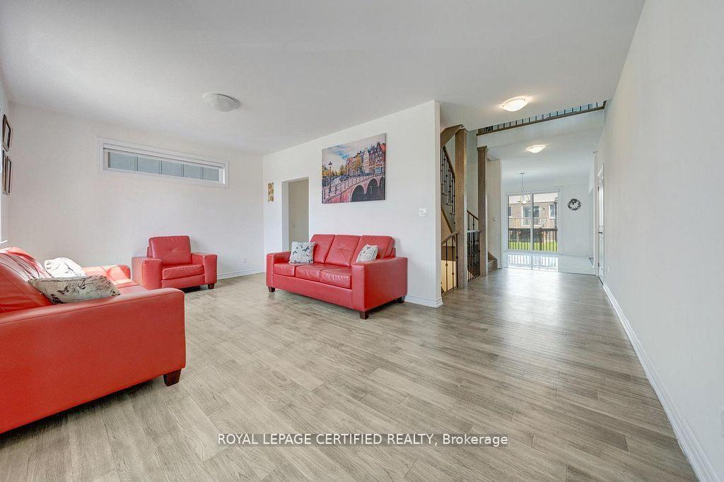 Photo 10 of 8077 Brookside Drive, Niagara Falls, Ascot — HOMEH