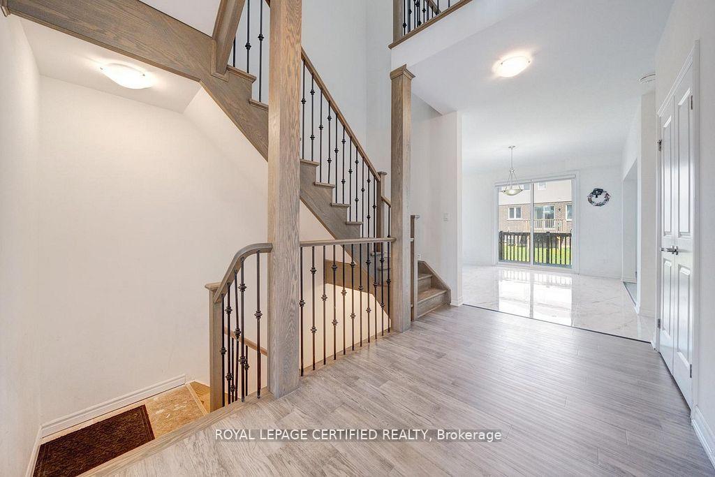 Photo 11 of 8077 Brookside Drive, Niagara Falls, Ascot — HOMEH