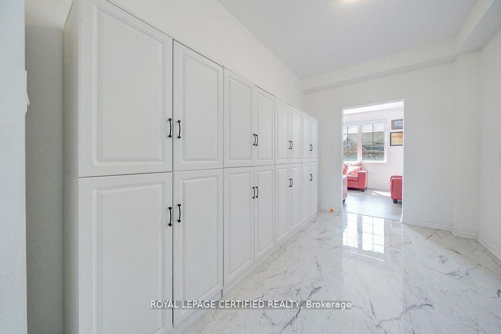 Photo 12 of 8077 Brookside Drive, Niagara Falls, Ascot — HOMEH