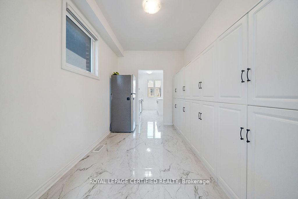 Photo 13 of 8077 Brookside Drive, Niagara Falls, Ascot — HOMEH