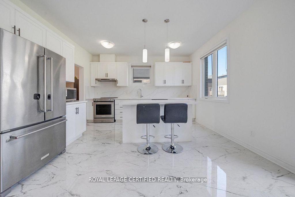 Photo 14 of 8077 Brookside Drive, Niagara Falls, Ascot — HOMEH