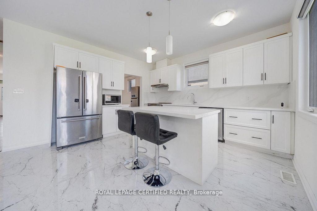 Photo 15 of 8077 Brookside Drive, Niagara Falls, Ascot — HOMEH