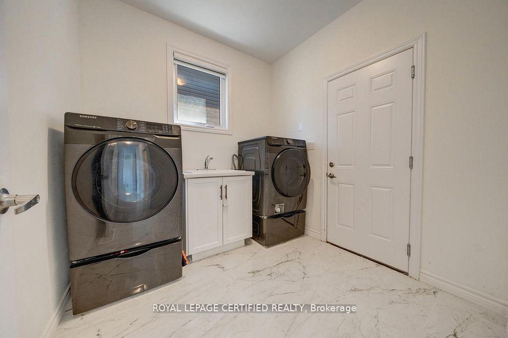 Photo 20 of 8077 Brookside Drive, Niagara Falls, Ascot — HOMEH