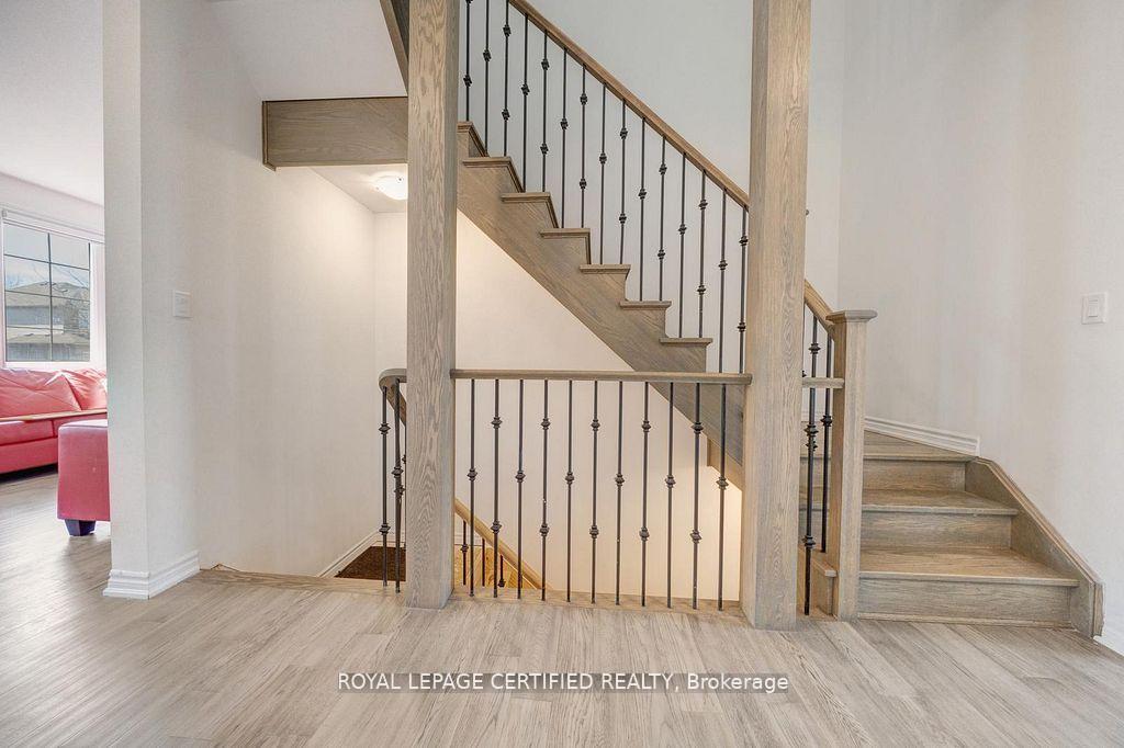 Photo 21 of 8077 Brookside Drive, Niagara Falls, Ascot — HOMEH