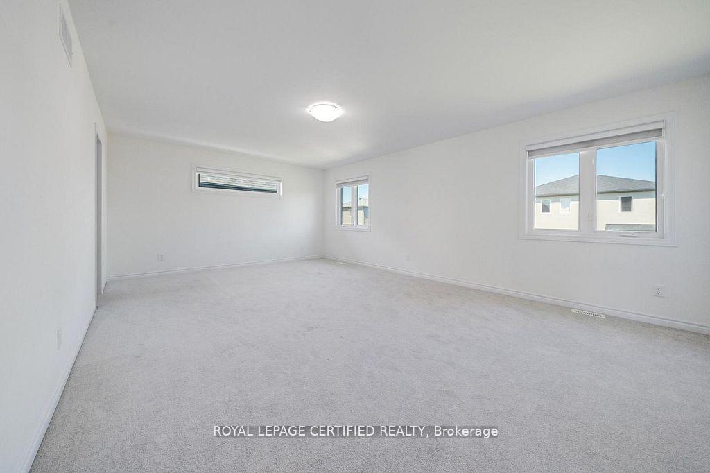Photo 24 of 8077 Brookside Drive, Niagara Falls, Ascot — HOMEH