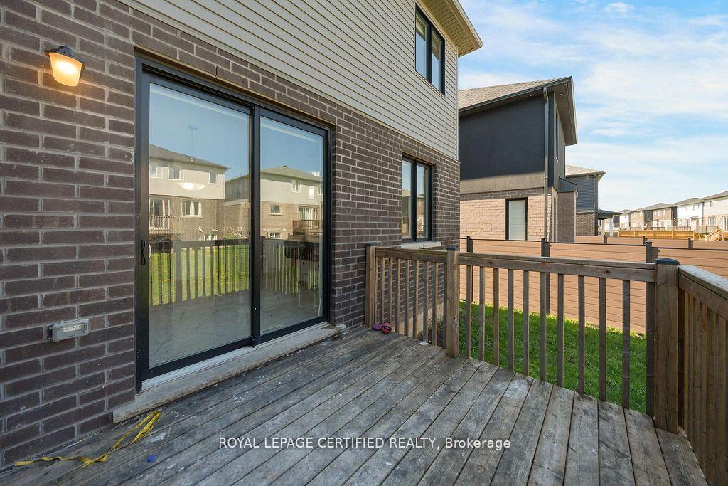 Photo 41 of 8077 Brookside Drive, Niagara Falls, Ascot — HOMEH